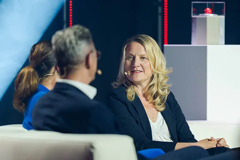 Eva Hilf (CEO) gibt Auskunft zur Constri AG.