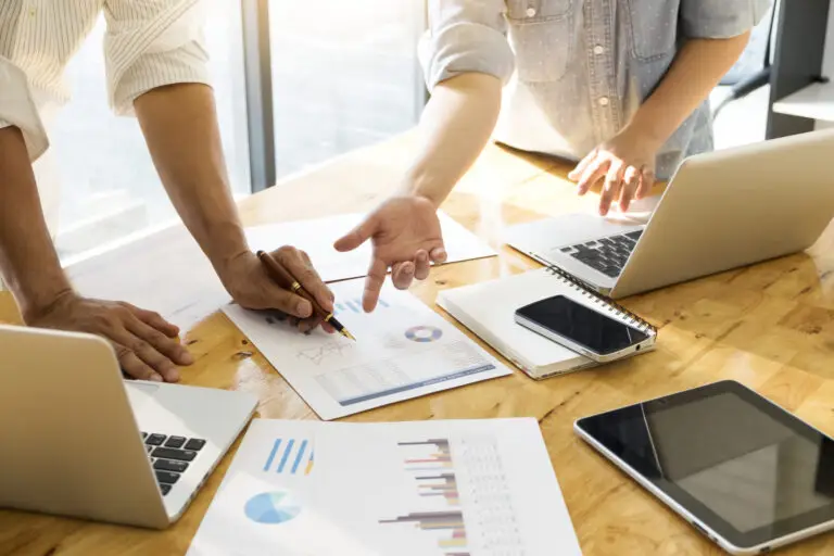 2019-business-people-meeting.jpg